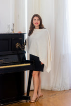 Load image into Gallery viewer, L&#39;emi 100% Cashmere Shawl
