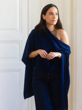 Load image into Gallery viewer, L&#39;emi 70% Wool - 30% Cashmere Shawl
